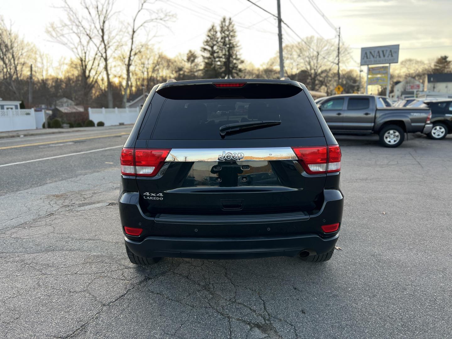 2013 Jeep Grand Cherokee Laredo photo 4