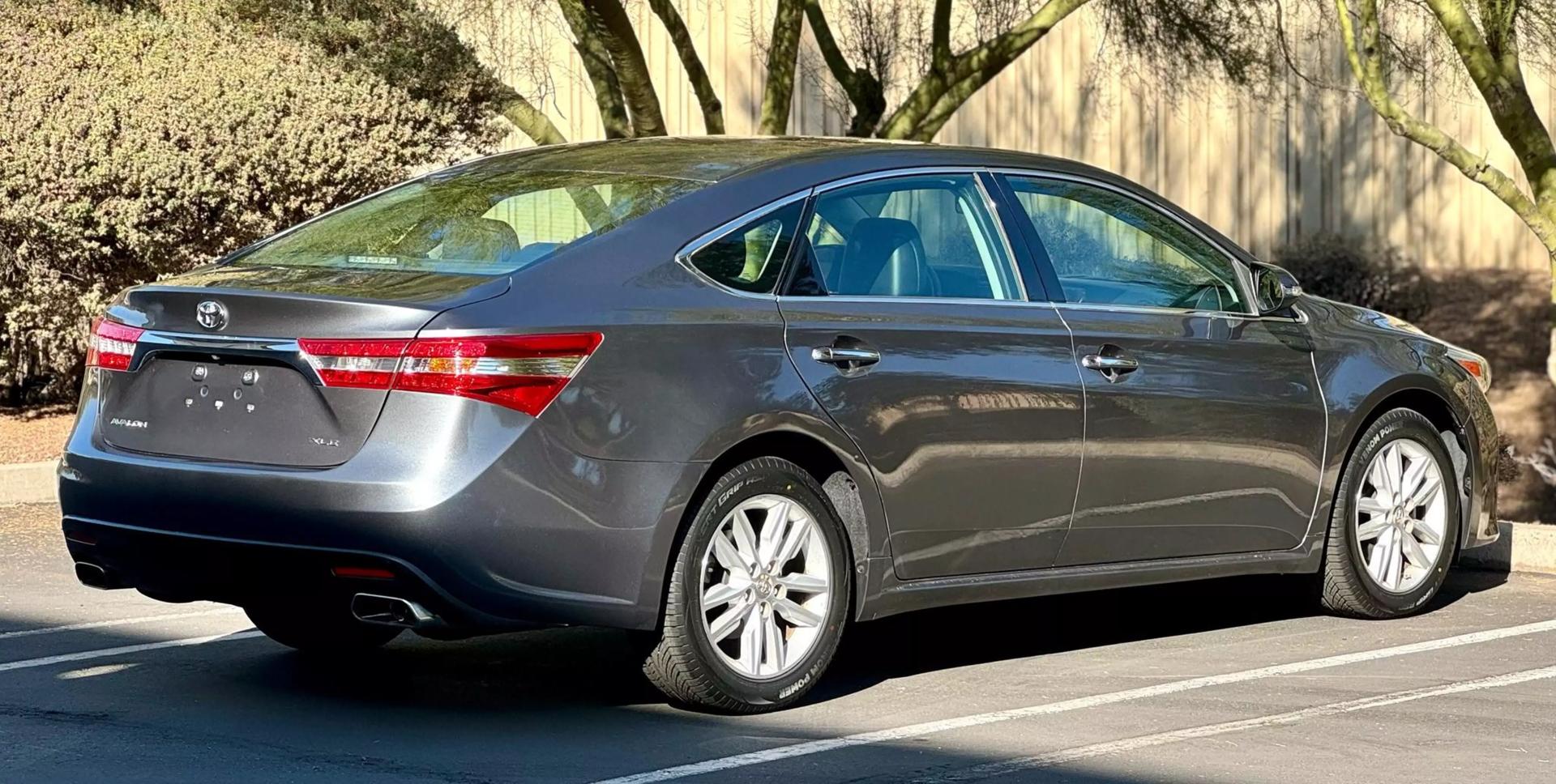 2014 Toyota Avalon XLE photo 7