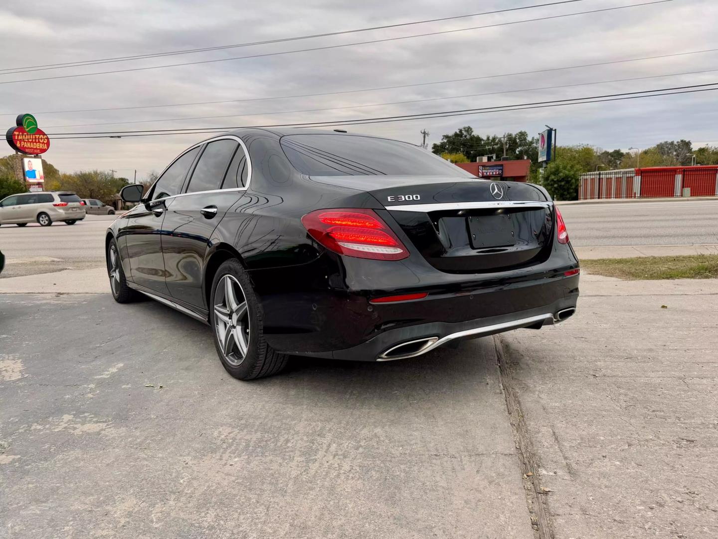 2017 Mercedes-Benz E-Class E300 photo 5