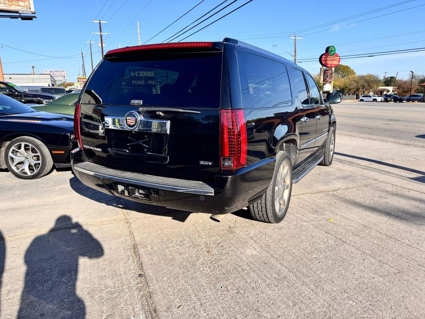 2007 Cadillac Escalade ESV Base photo 4