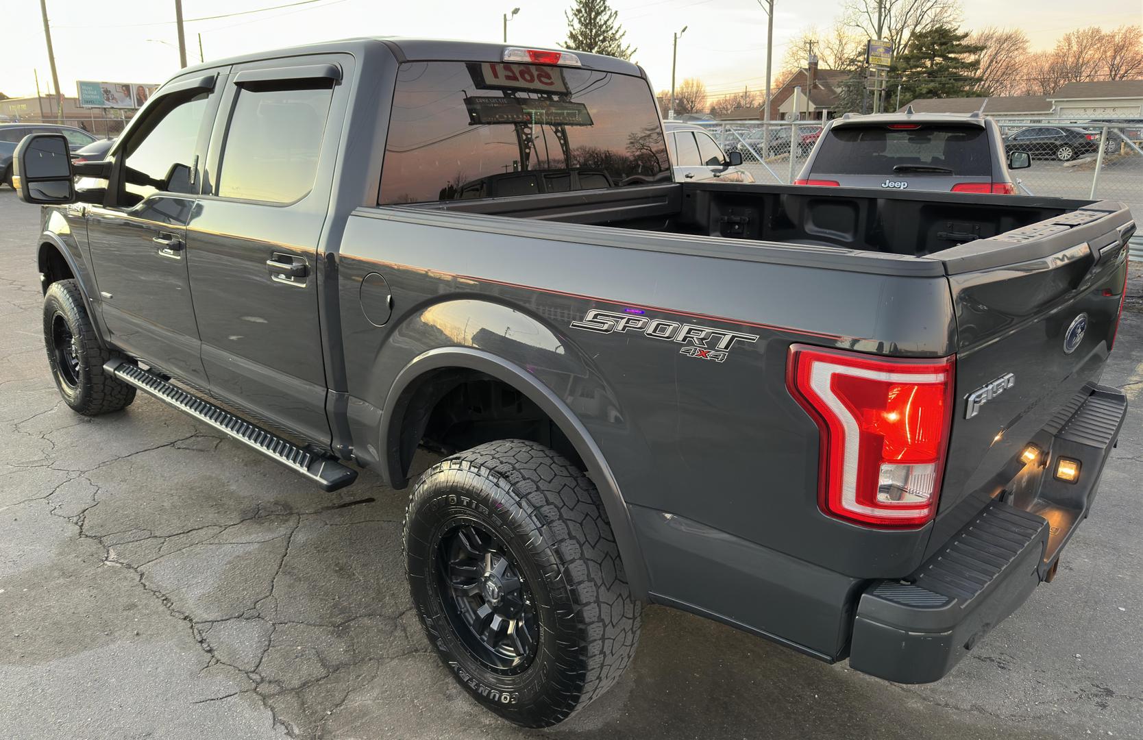 2016 Ford F-150 XLT photo 2