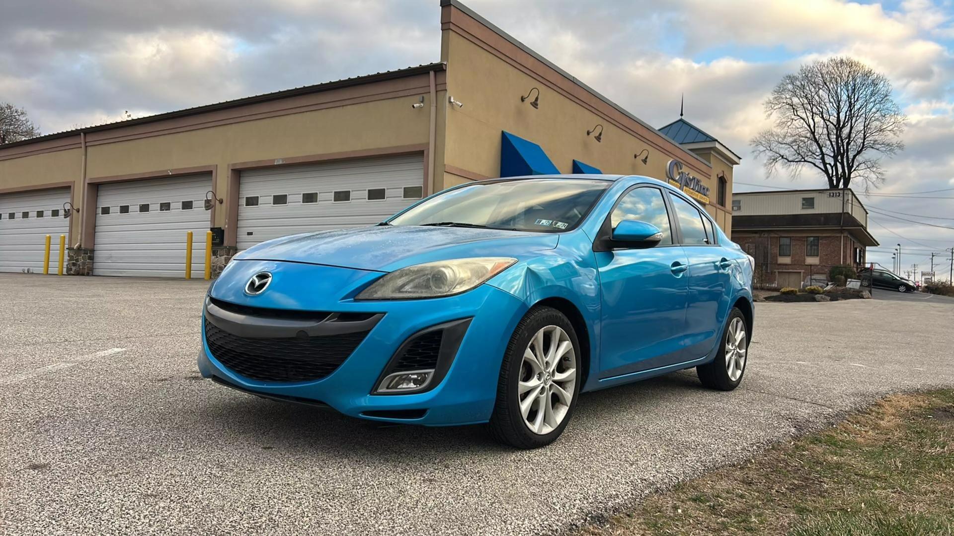 2010 Mazda MAZDA3 s Sport photo 2