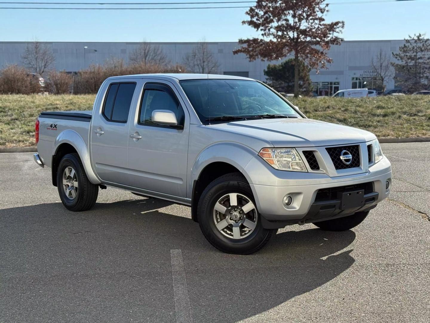 2011 Nissan Frontier PRO-4X photo 2