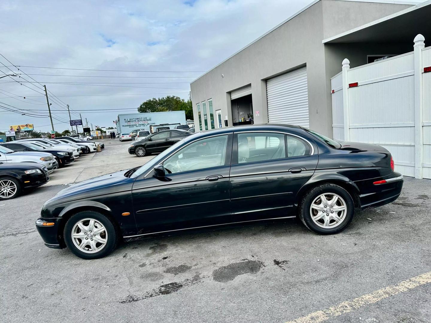 2001 Jaguar S-Type V8 photo 2