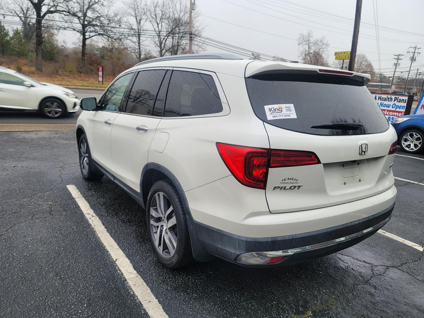 2017 Honda Pilot Touring photo 3