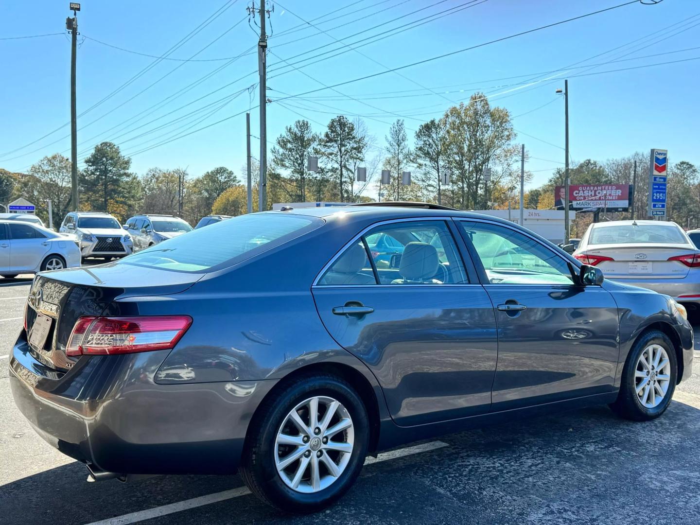 2011 Toyota Camry LE photo 7