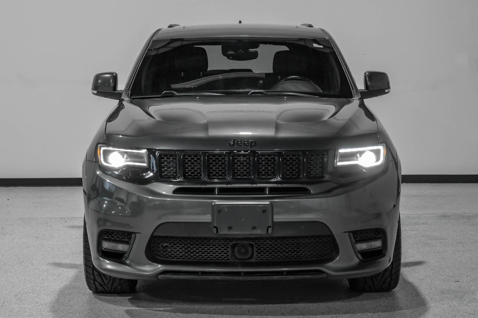 2018 Jeep Grand Cherokee SRT photo 3