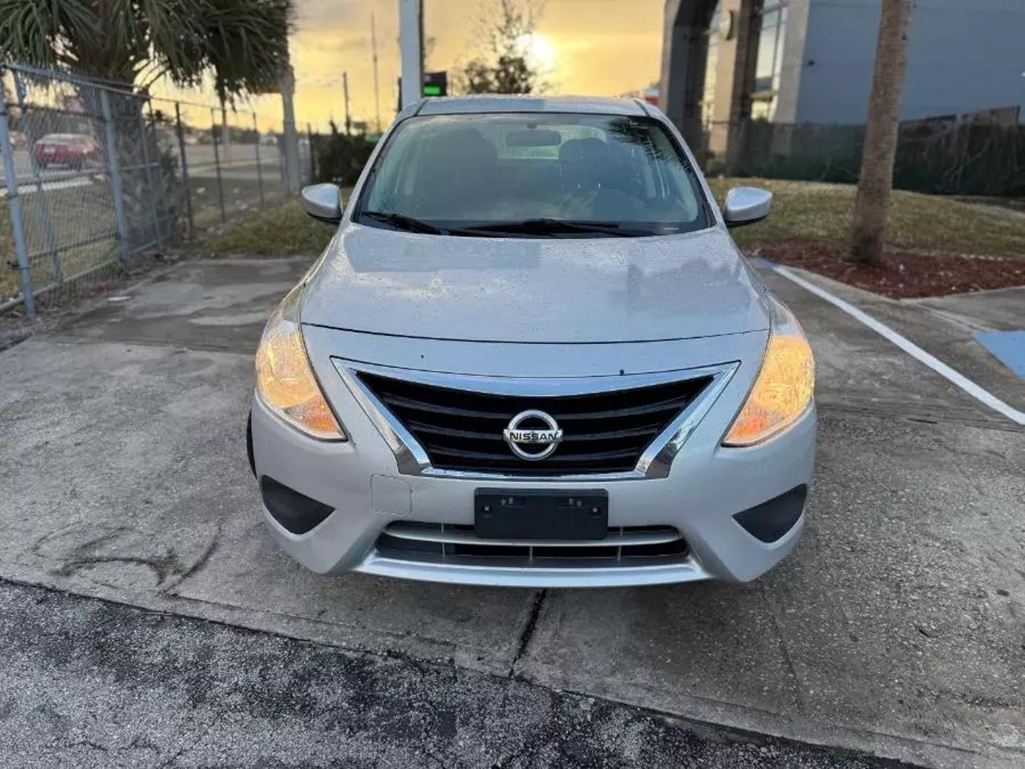 2016 Nissan Versa Sedan SV photo 2