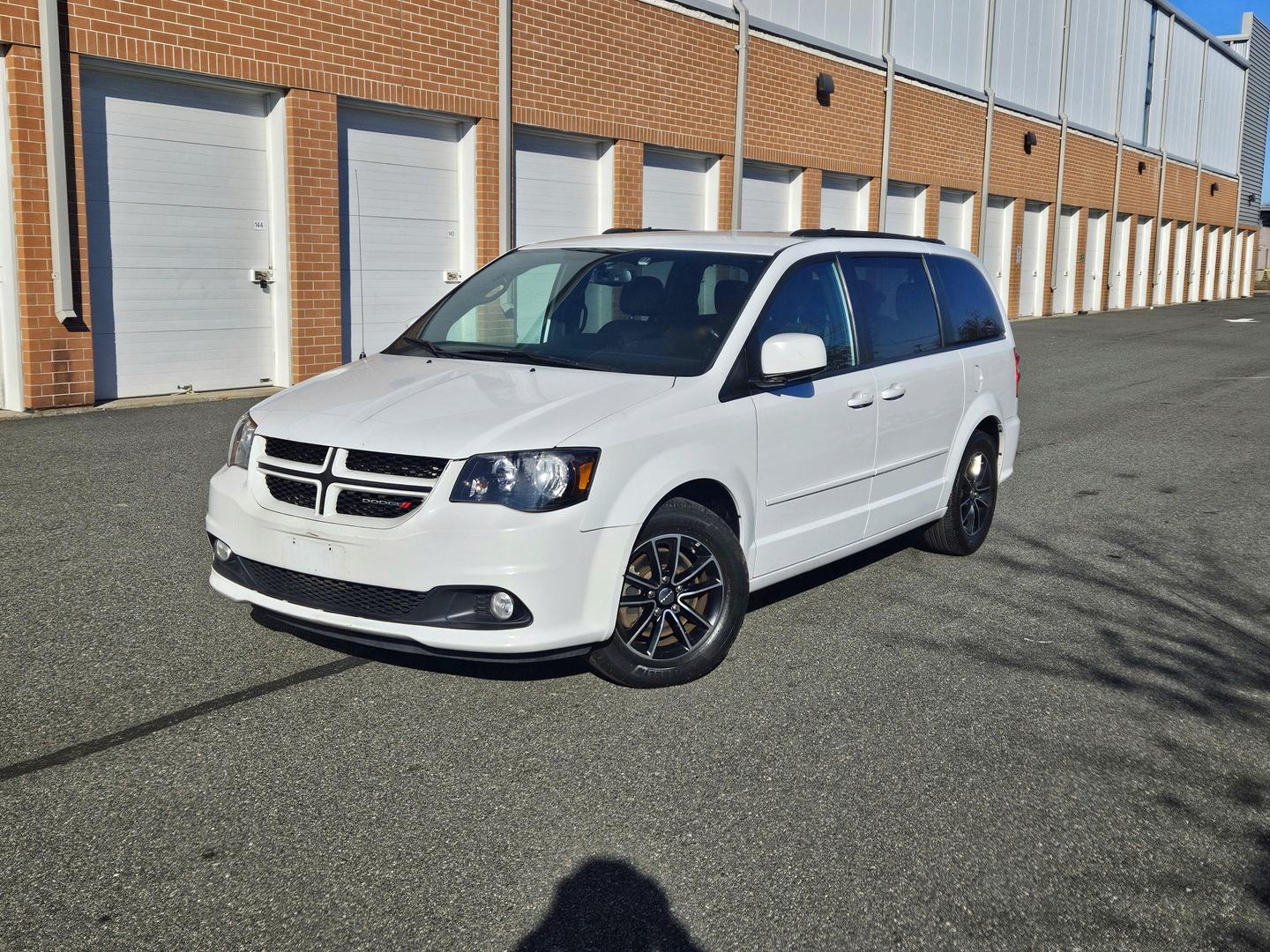 Dodge Grand Caravan's photo