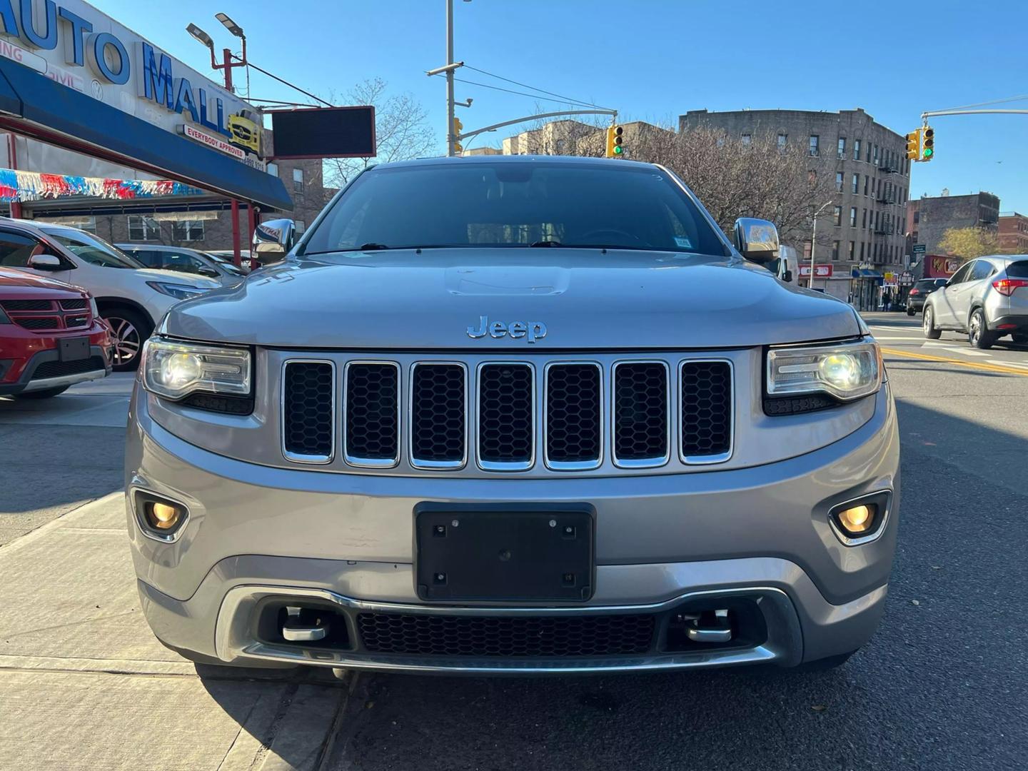 2015 Jeep Grand Cherokee Overland photo 2