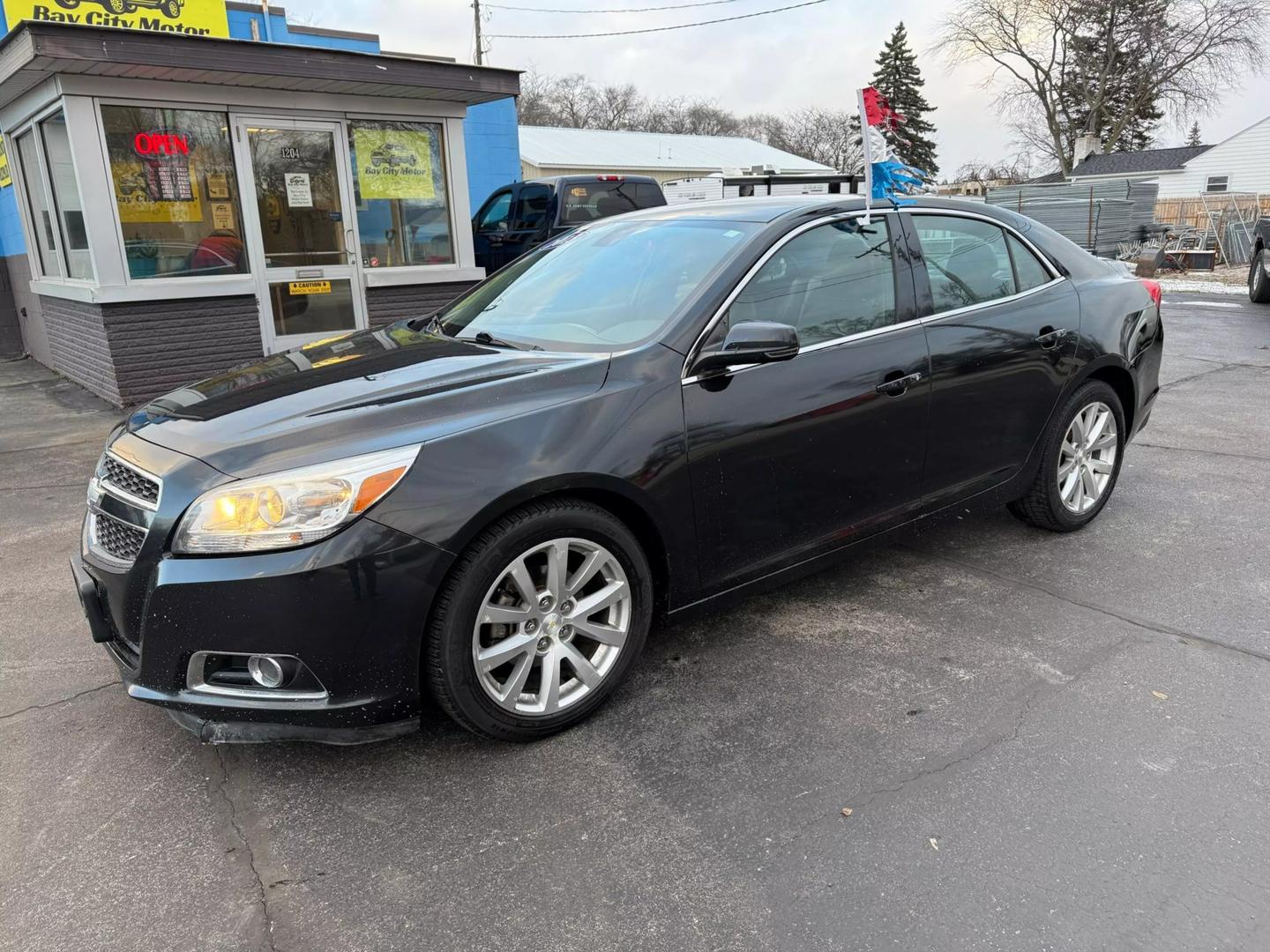 2013 Chevrolet Malibu 2LT photo 1