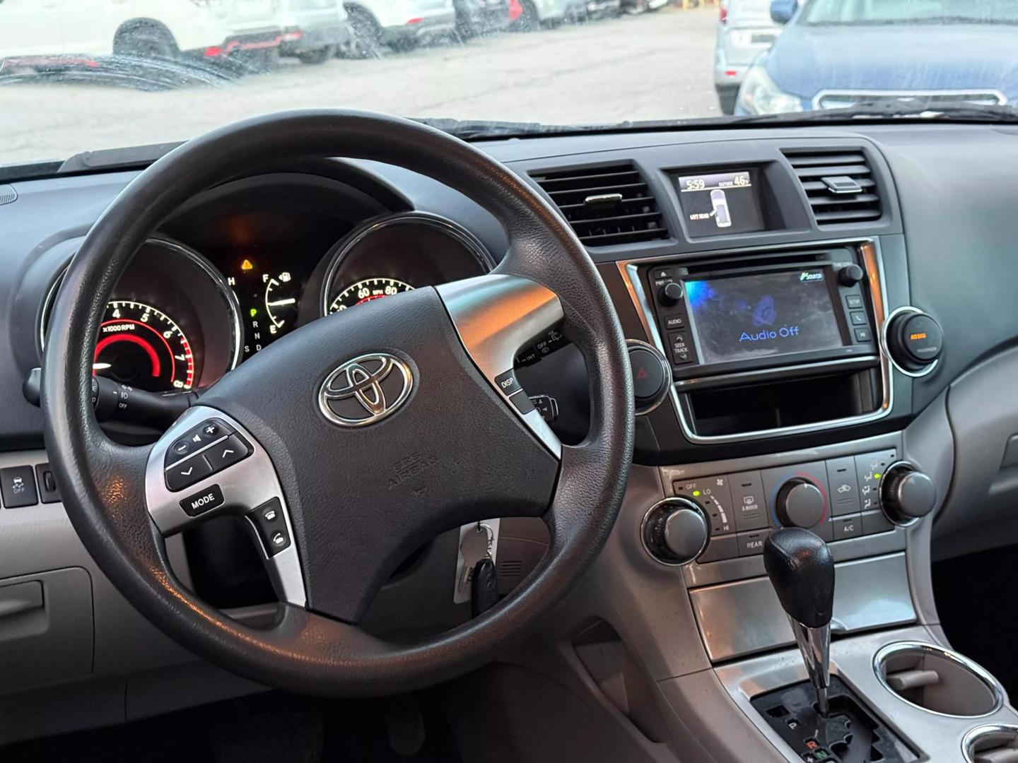 2013 Toyota Highlander Base photo 13