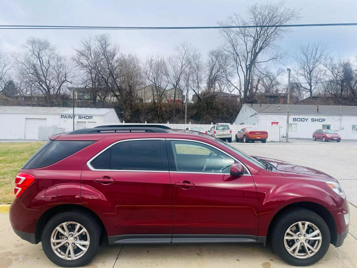 2017 Chevrolet Equinox LT photo 3