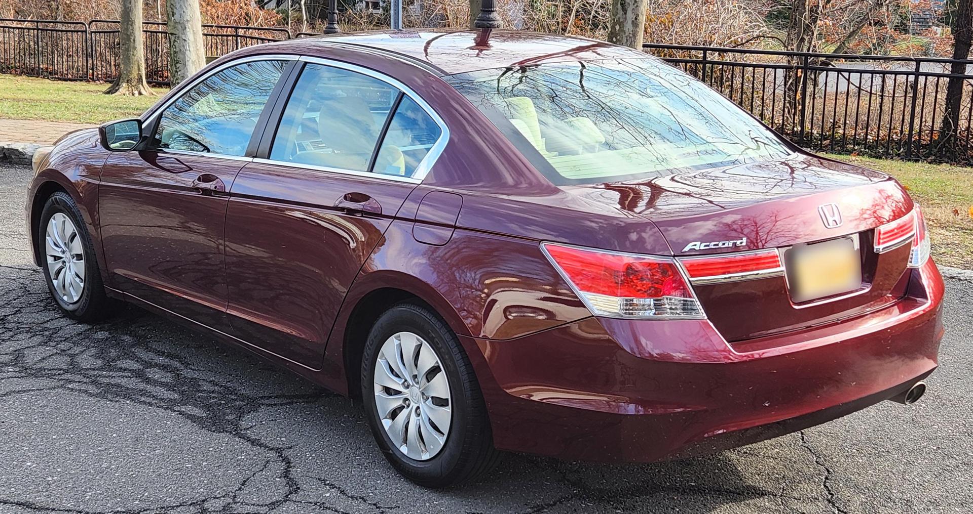 2012 Honda Accord LX photo 4