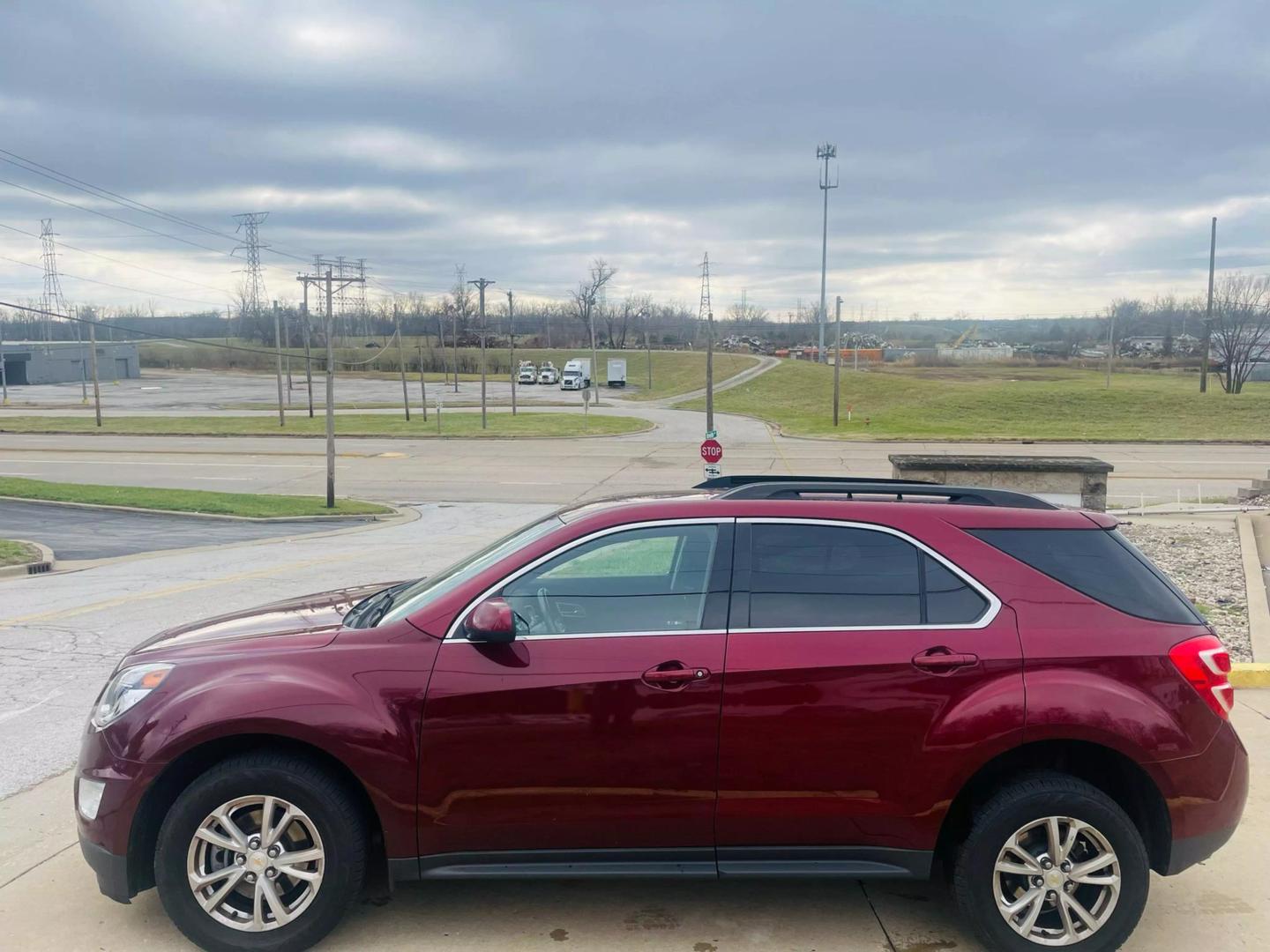 2017 Chevrolet Equinox LT photo 4