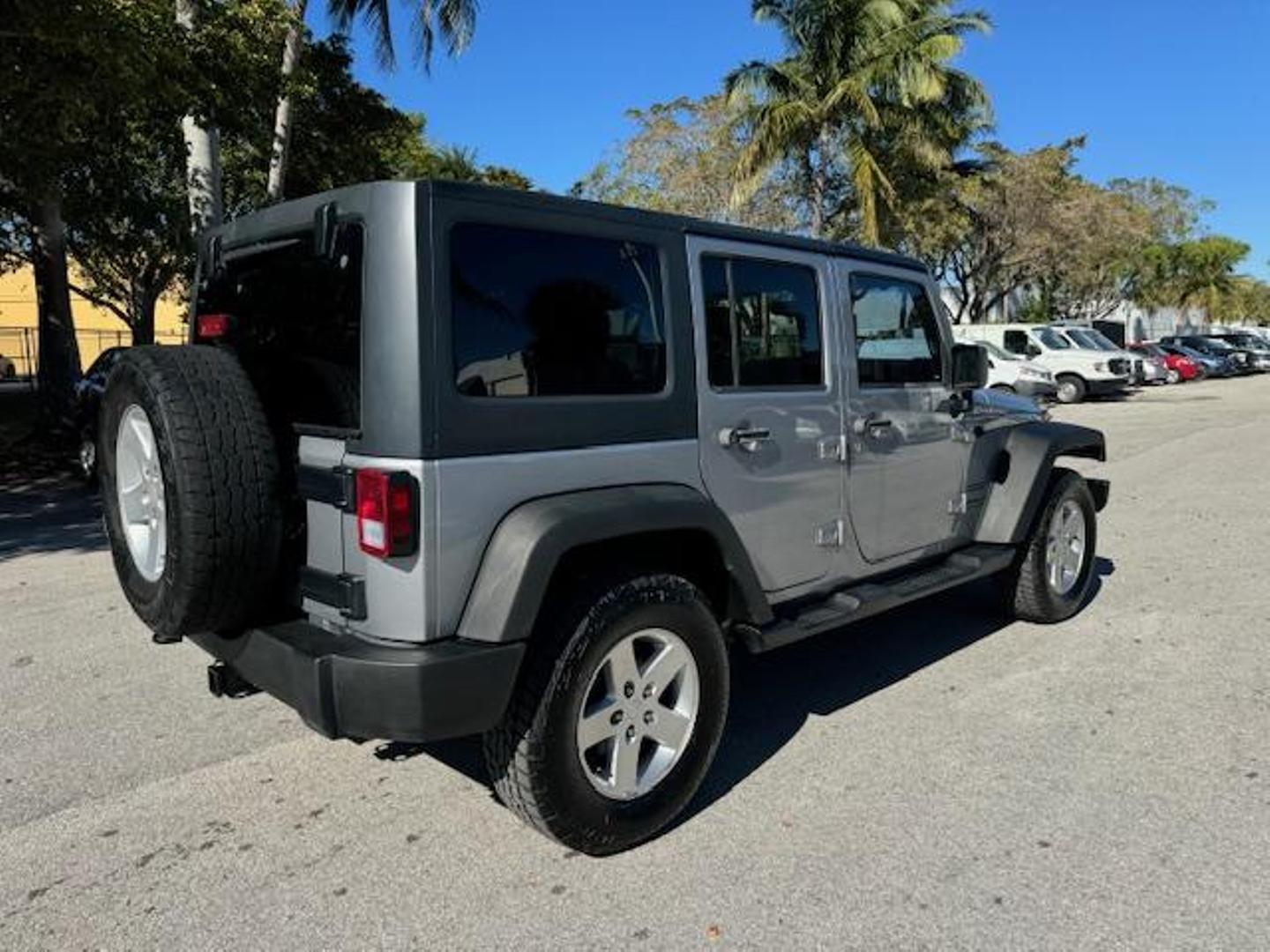 2015 Jeep Wrangler Unlimited Sport photo 7