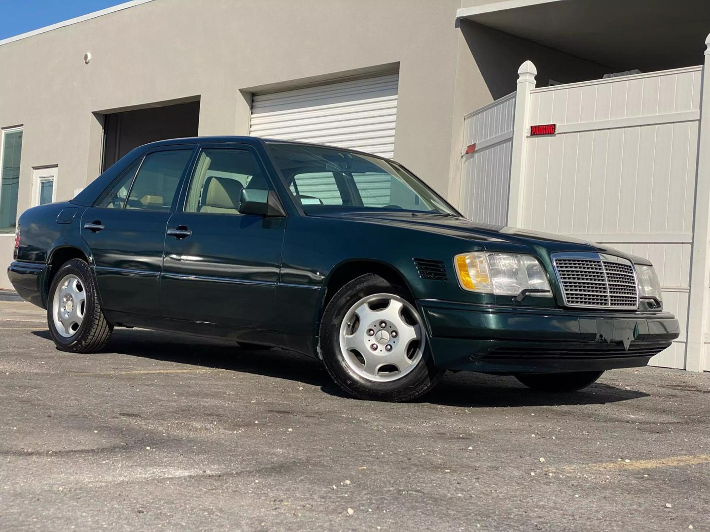 1995 Mercedes-Benz E-Class null photo 6