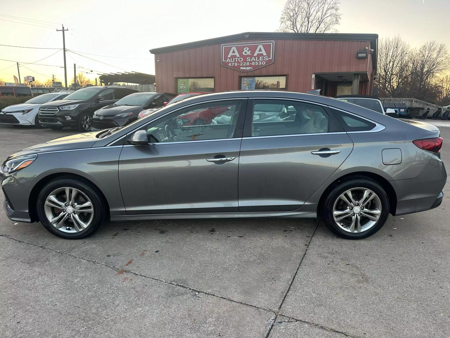 2018 Hyundai Sonata SEL photo 2