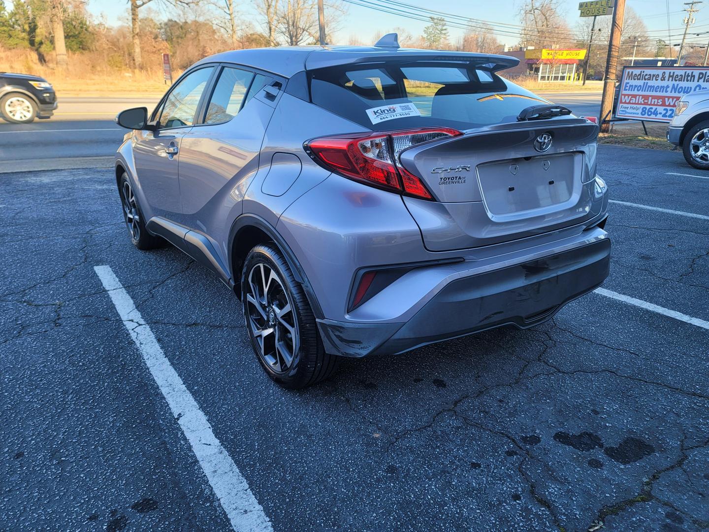 2019 Toyota C-HR XLE photo 3