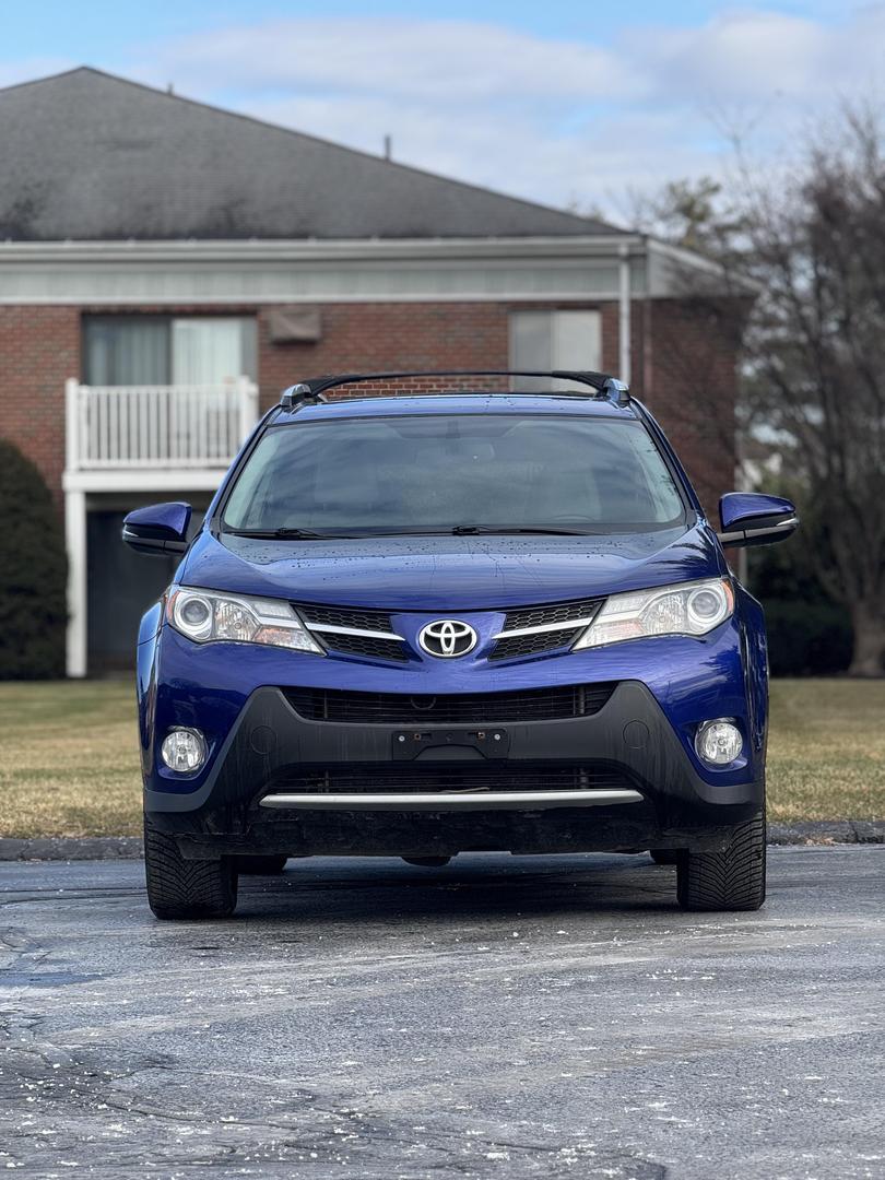 2015 Toyota RAV4 Limited photo 2