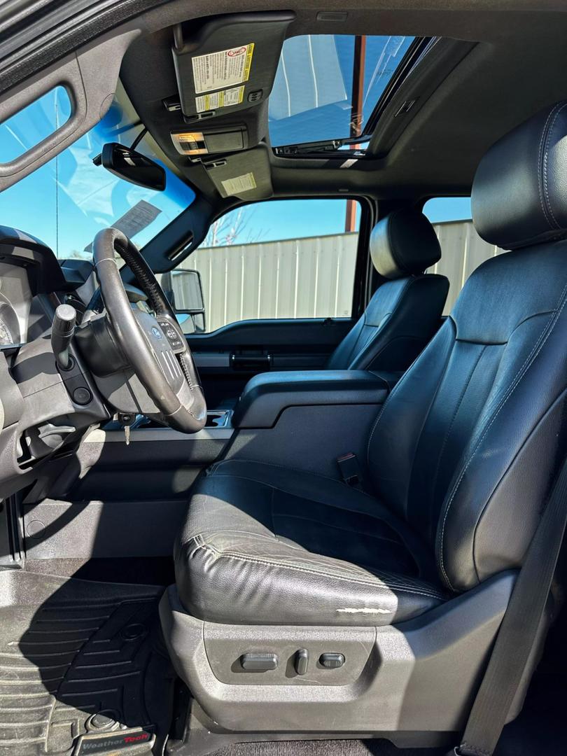 2016 Ford F-350 Super Duty Lariat photo 9