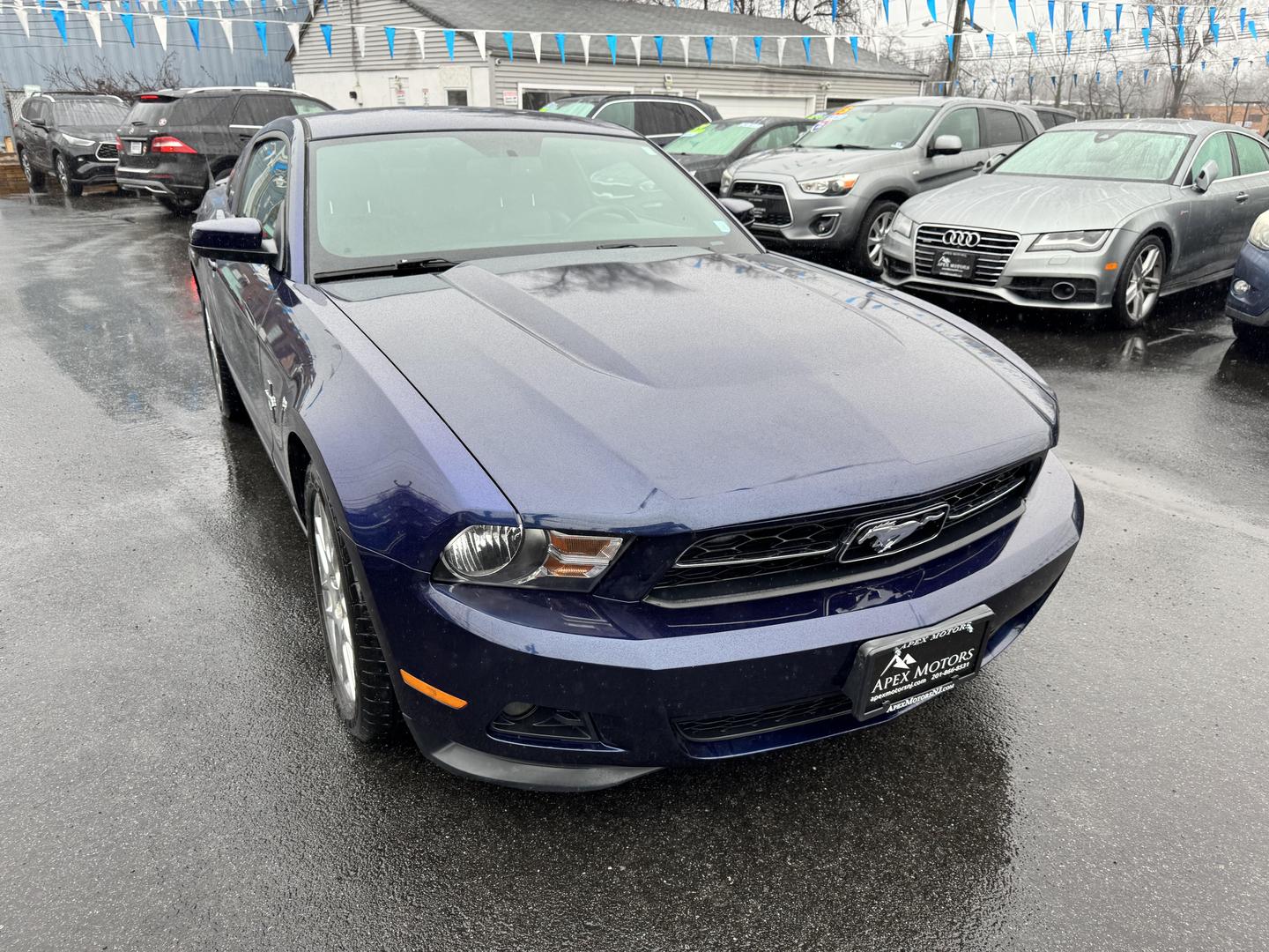 2012 Ford Mustang V6 photo 3