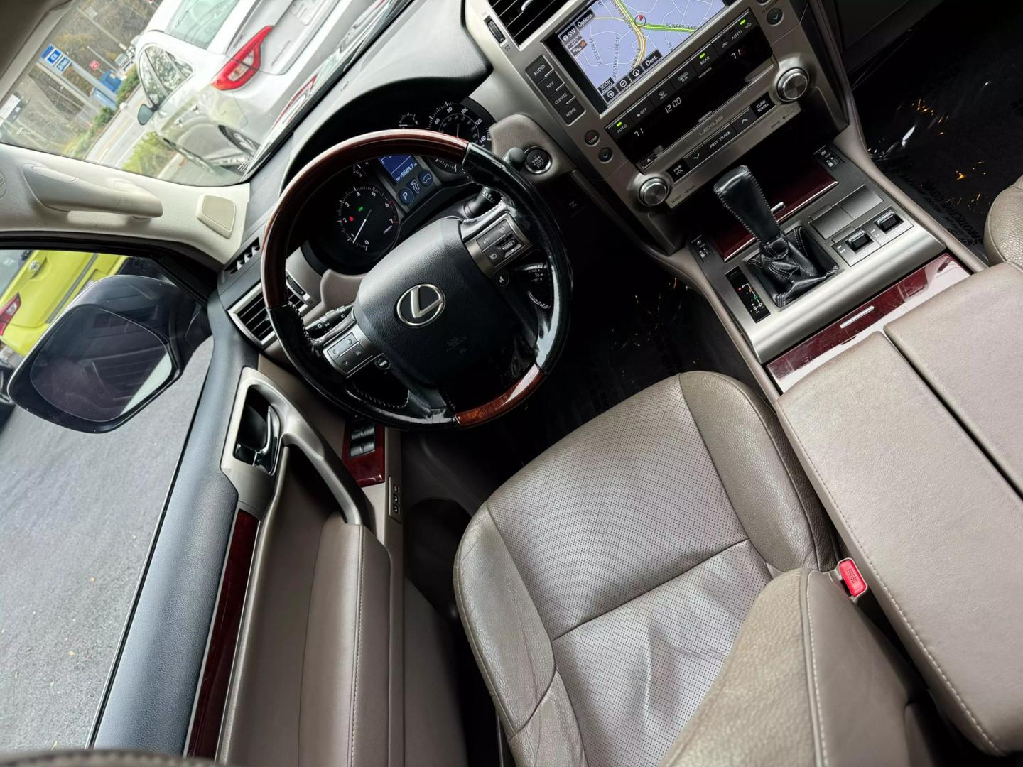 2016 Lexus GX Base photo 11