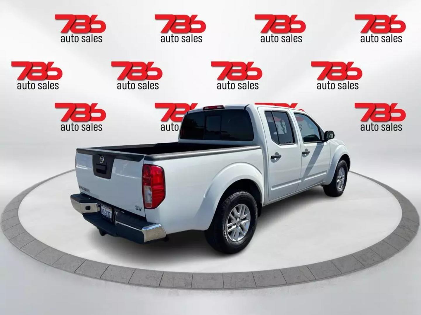 2016 Nissan Frontier SV photo 3