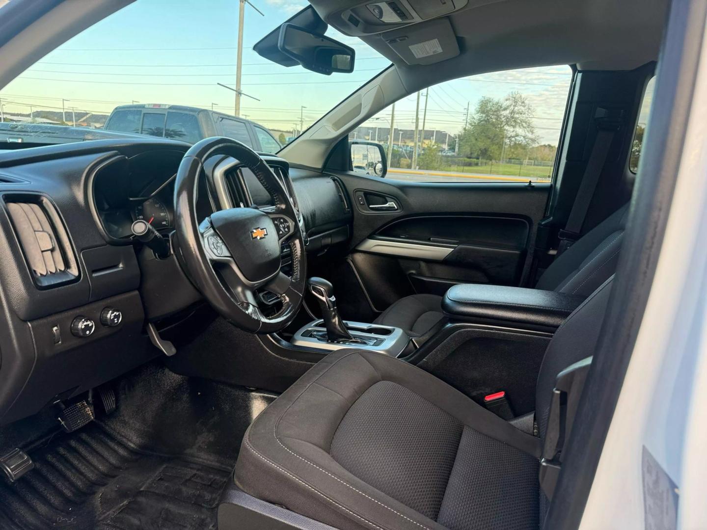 2022 Chevrolet Colorado LT photo 4