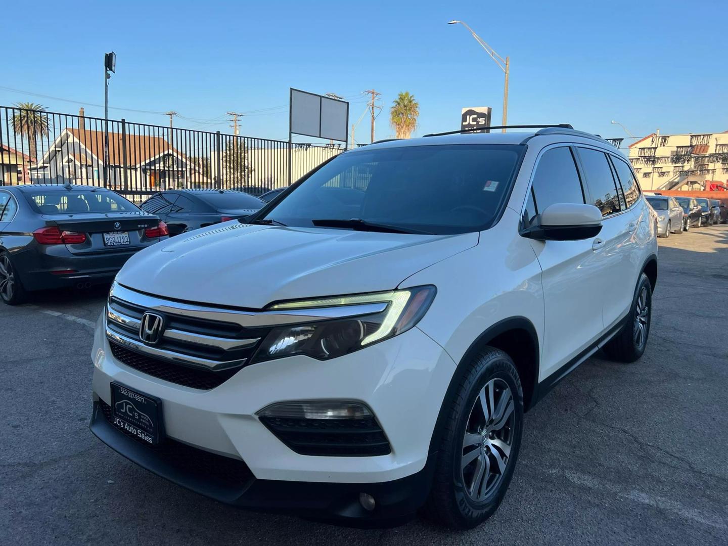 Honda Pilot's photo