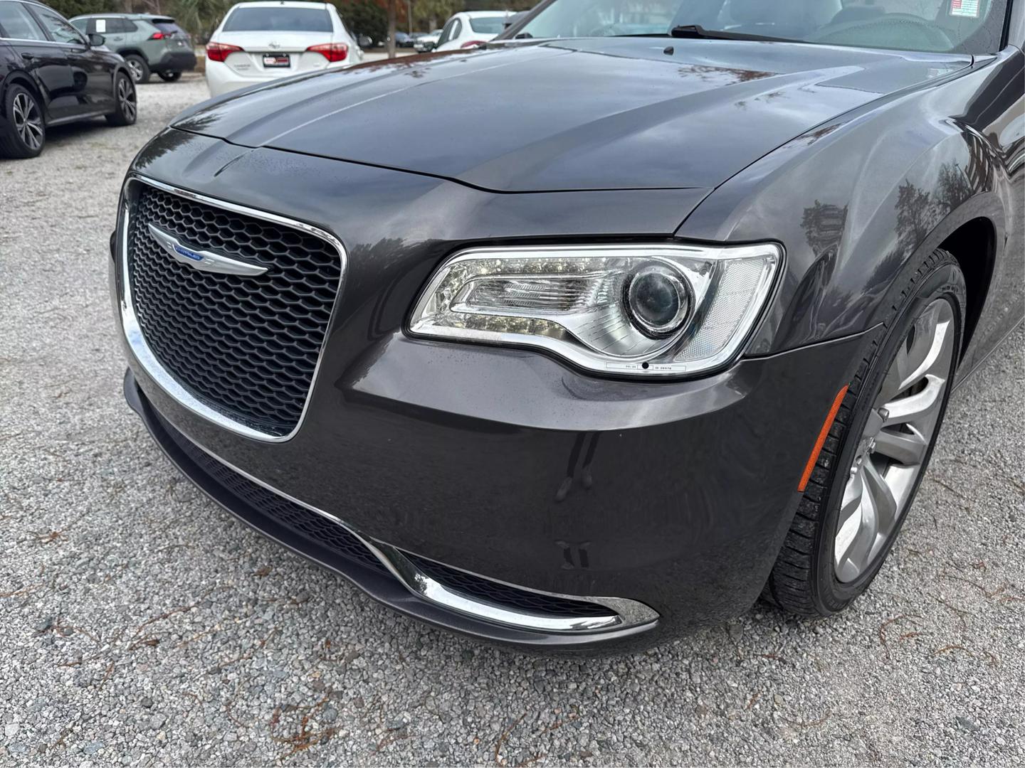 2018 Chrysler 300 Touring photo 21