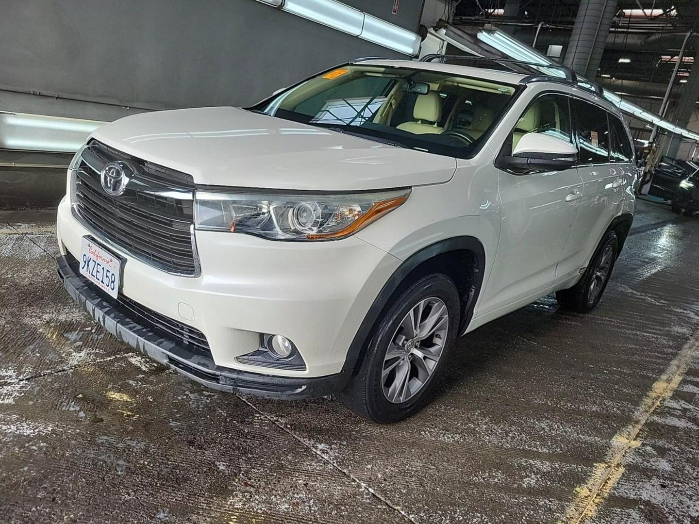 2015 Toyota Highlander XLE photo 2