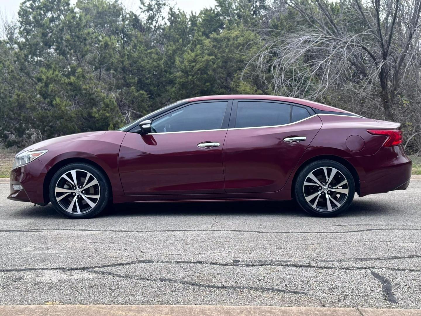 2018 Nissan Maxima SV photo 2