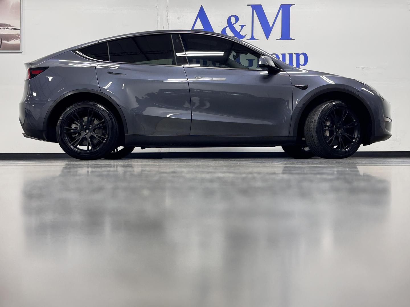 2023 Tesla Model Y Long Range photo 3