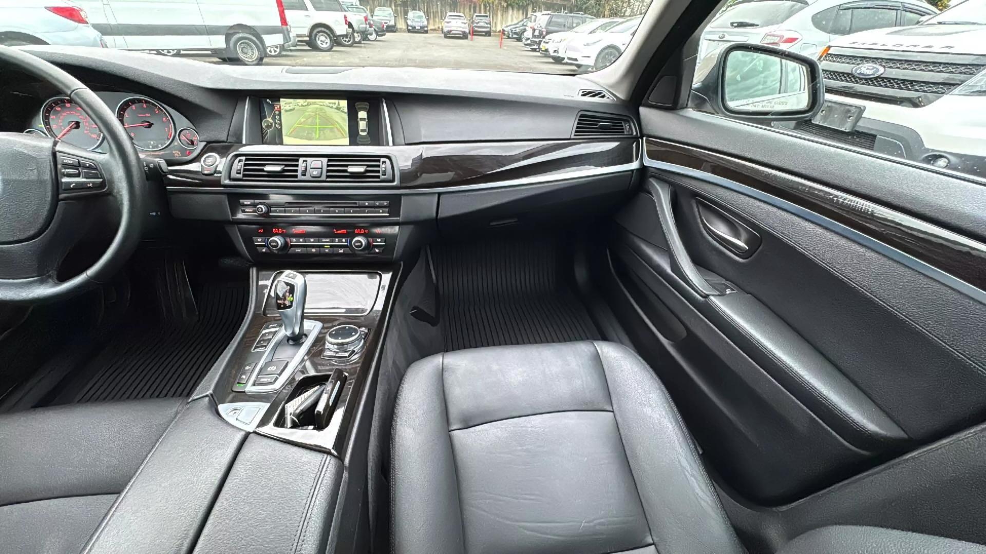 2014 BMW 5 Series 528i photo 17