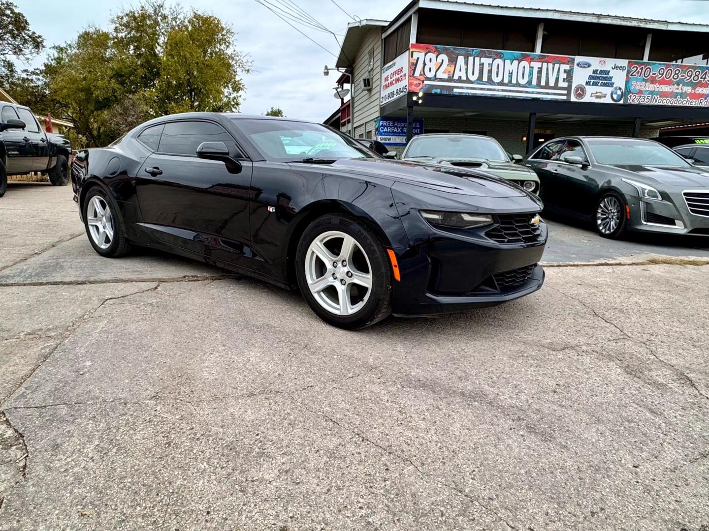 2019 Chevrolet Camaro 1LT photo 2