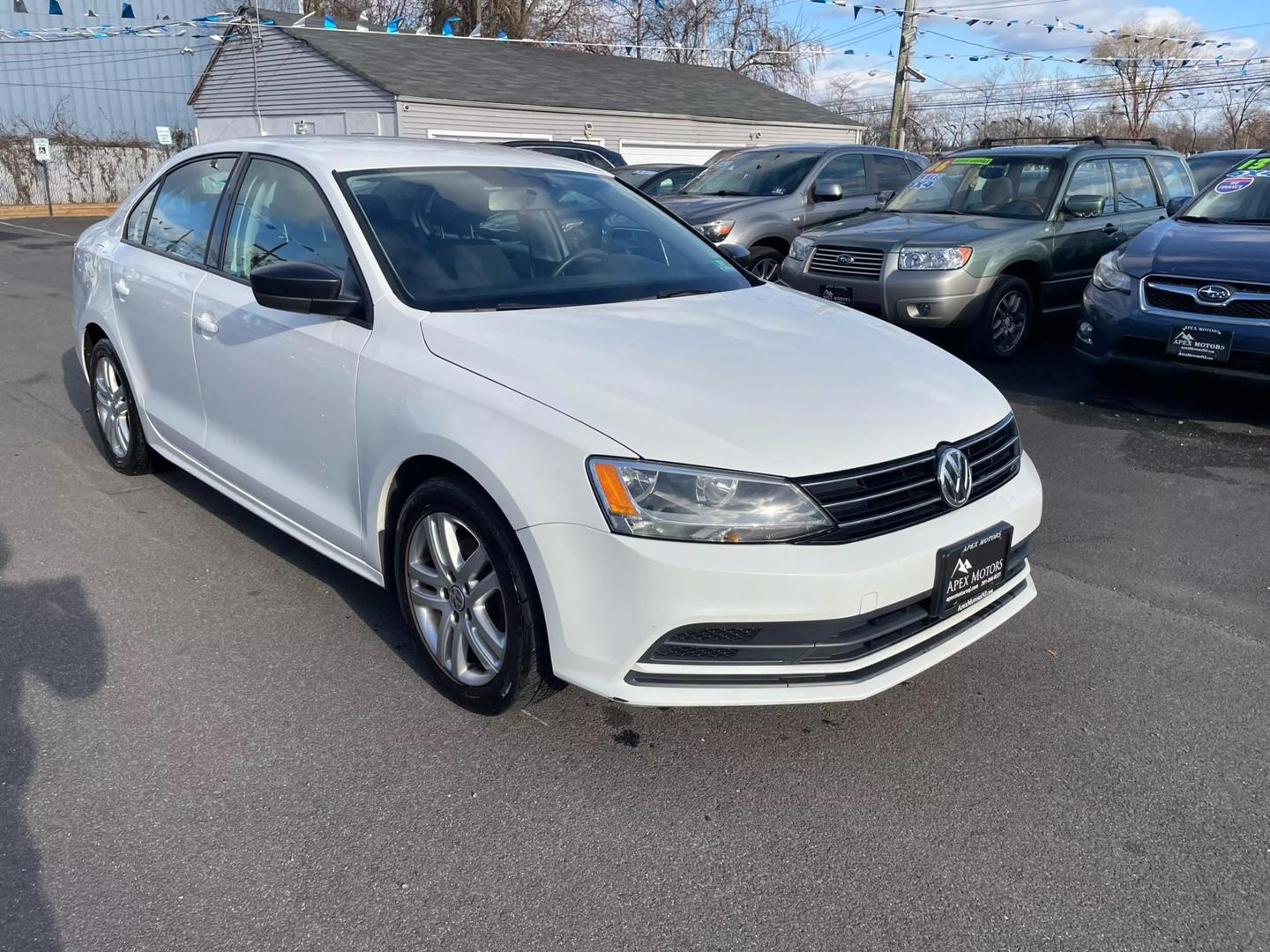 2015 Volkswagen Jetta S photo 3