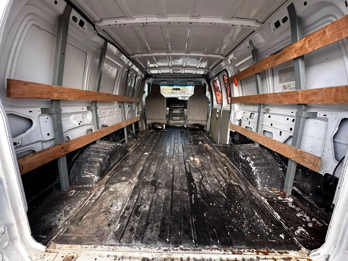 2013 Ford E250 Cargo - Image 18