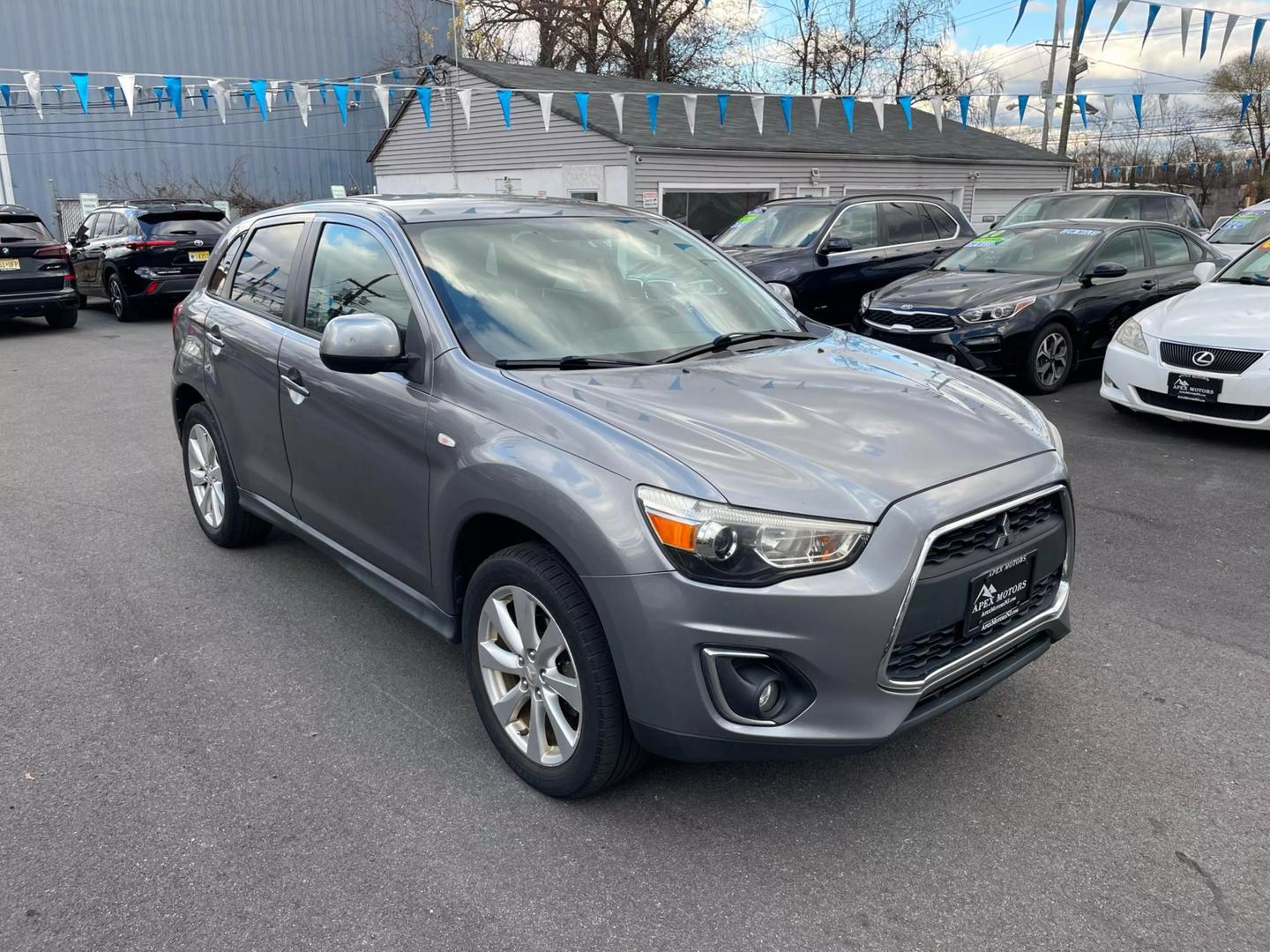 2015 Mitsubishi Outlander Sport ES photo 3