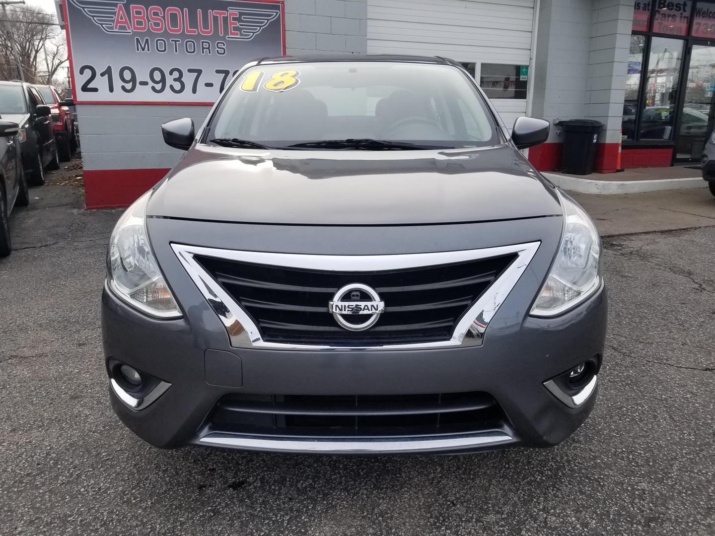 2018 Nissan Versa Sedan SV photo 3