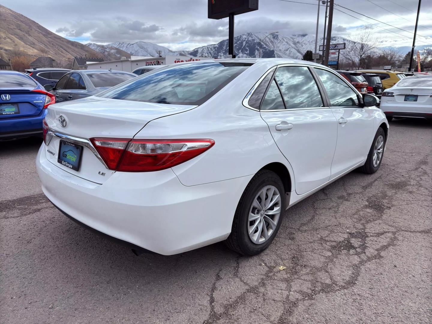 2016 Toyota Camry LE photo 44