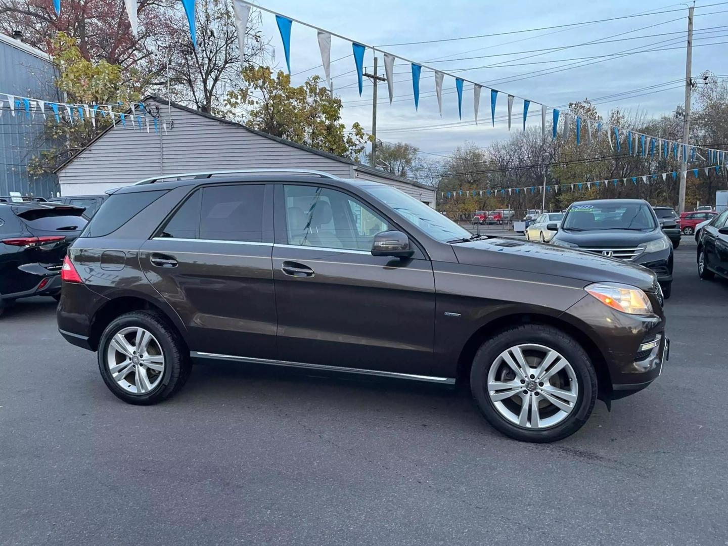 2012 Mercedes-Benz M-Class ML350 photo 22