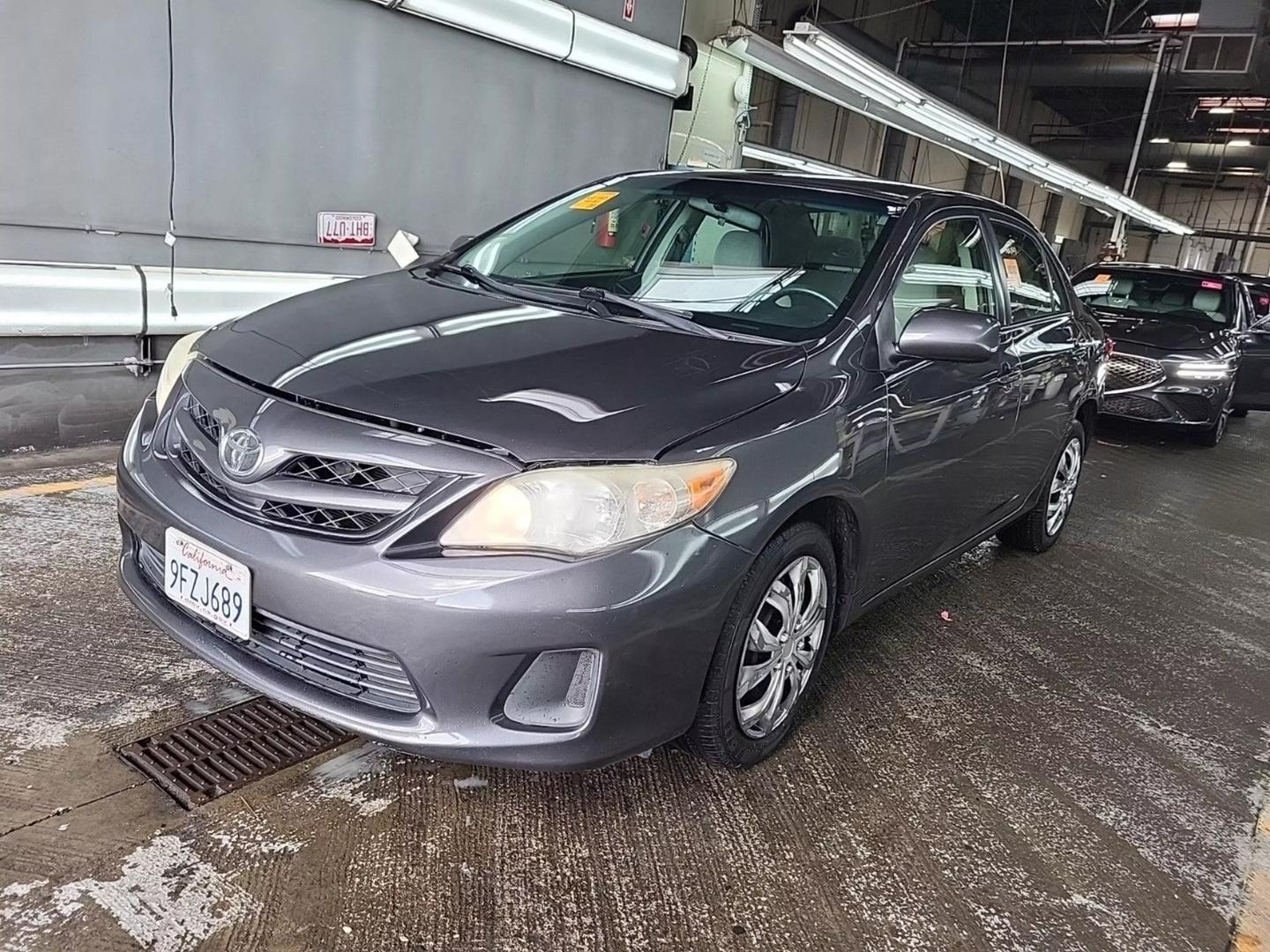 2012 Toyota Corolla LE photo 2