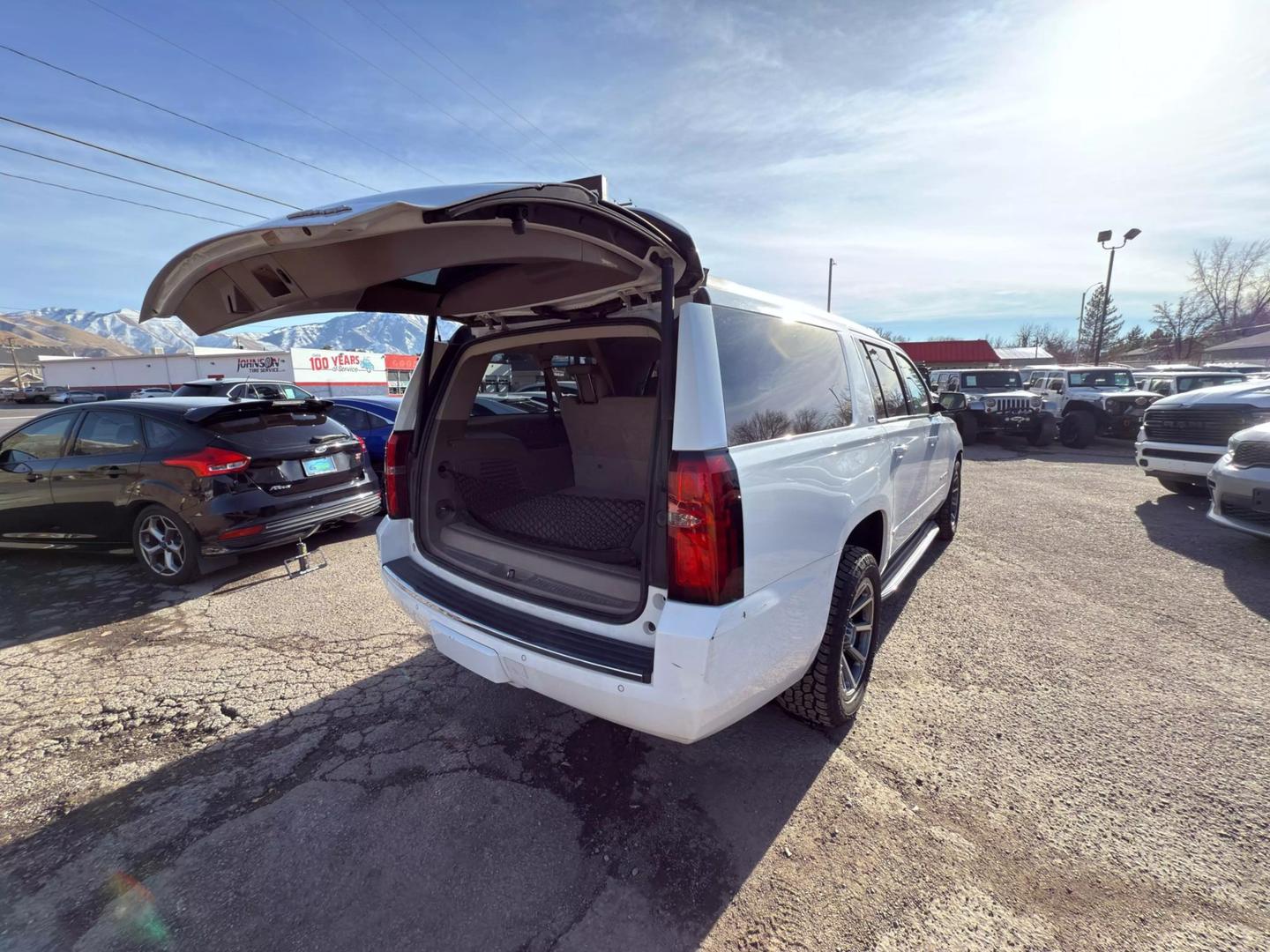 2015 Chevrolet Suburban LTZ photo 18