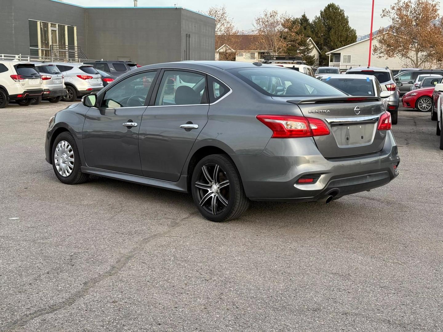 2016 Nissan Sentra SR photo 6