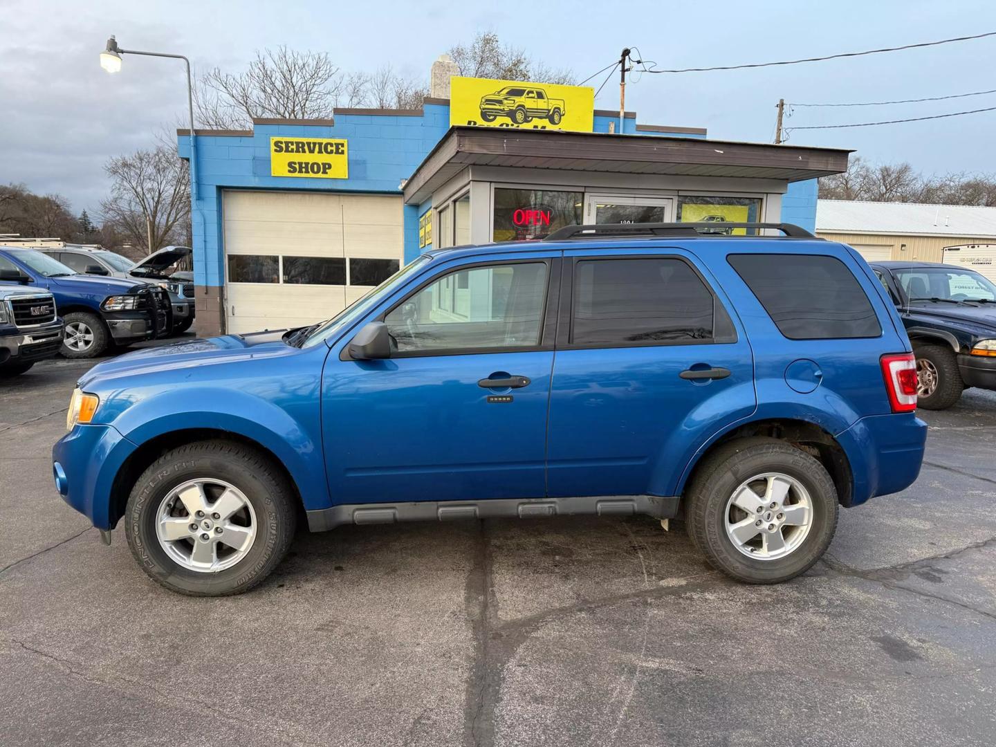 2011 Ford Escape XLT photo 8