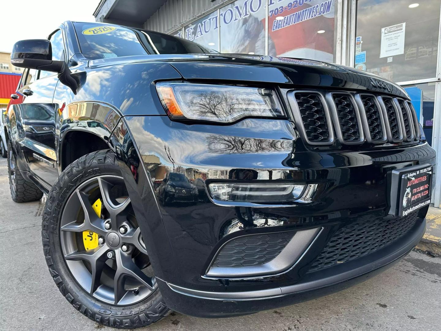 Jeep Grand Cherokee's photo