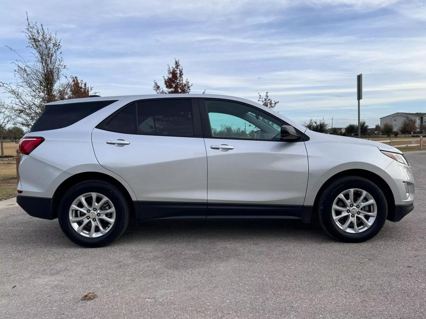 2021 Chevrolet Equinox LS photo 6