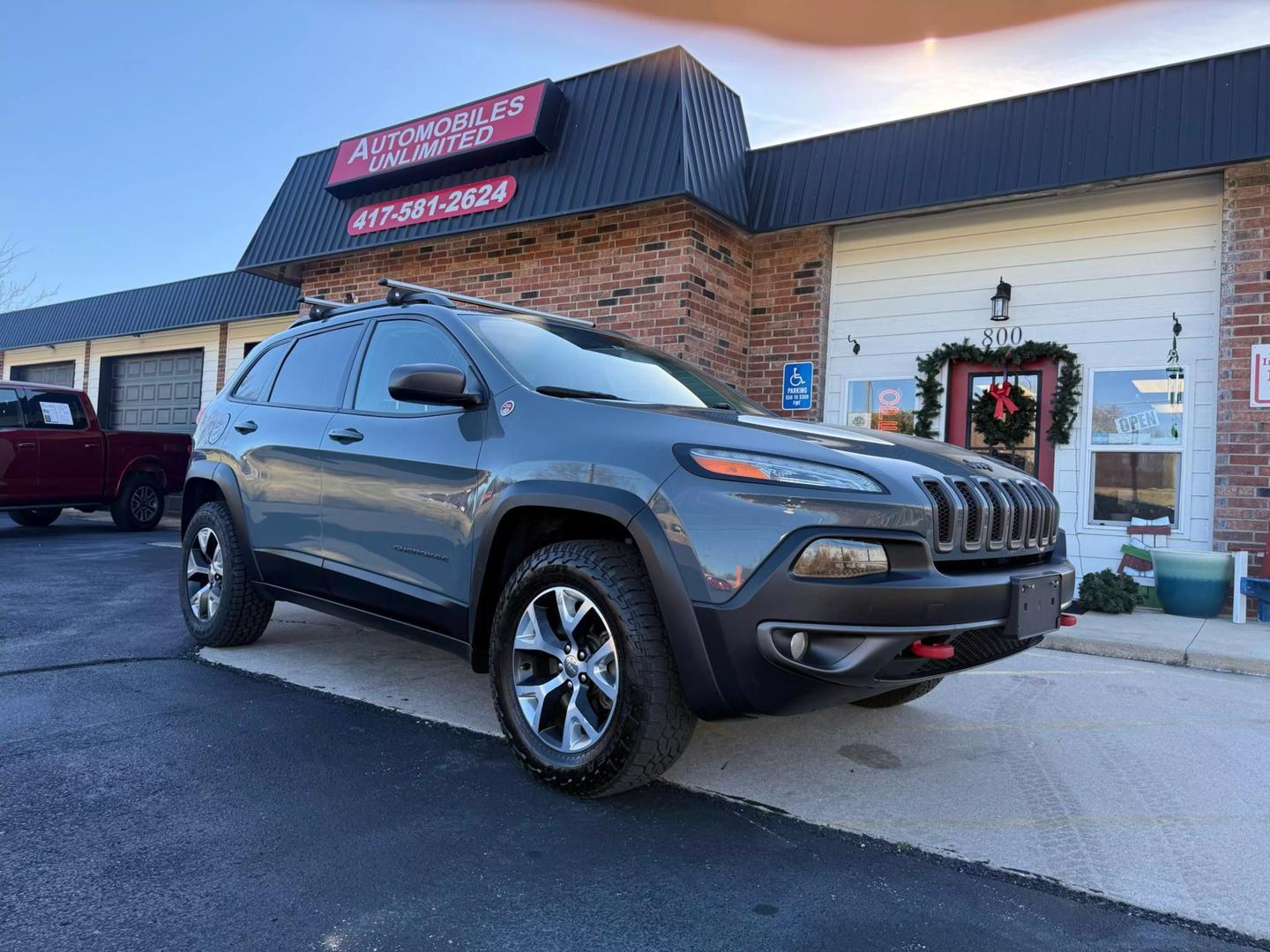 Jeep Cherokee's photo