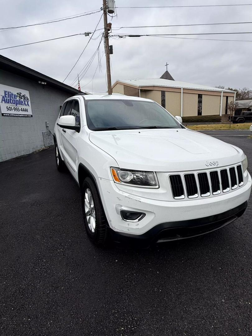 2014 Jeep Grand Cherokee Laredo photo 3